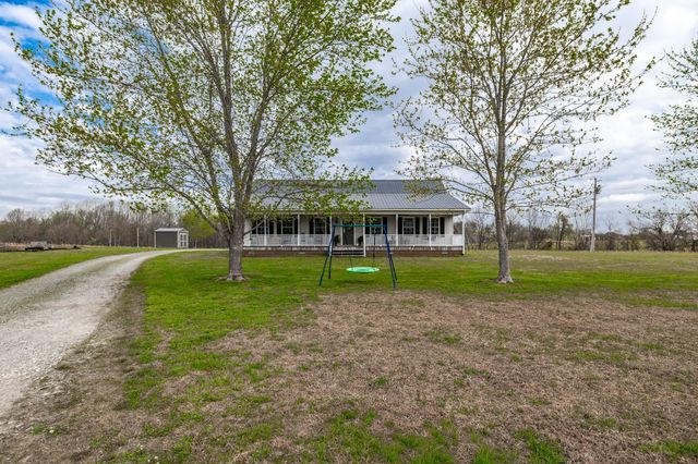 144B Leo Carter Rd, Bethpage, TN 37022