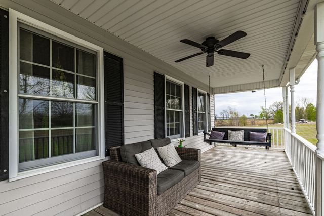 144B Leo Carter Rd, Bethpage, TN 37022