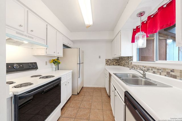 9419 Powhatan Dr Apt 504, San Antonio, TX 78230