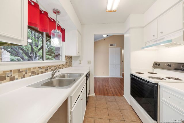 9419 Powhatan Dr Apt 504, San Antonio, TX 78230
