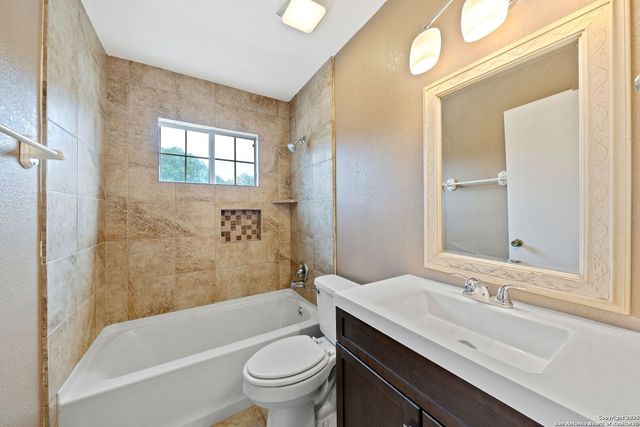 9419 Powhatan Dr Apt 504, San Antonio, TX 78230