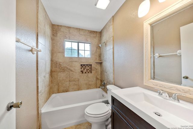 9419 Powhatan Dr Apt 504, San Antonio, TX 78230