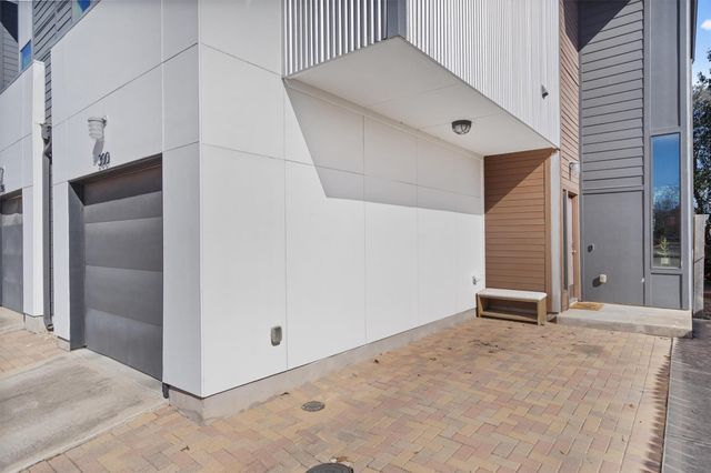 300 Ashley Dawn LN, Austin, TX 78704