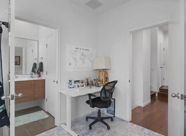 300 Ashley Dawn LN, Austin, TX 78704