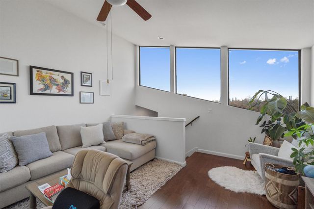 300 Ashley Dawn LN, Austin, TX 78704