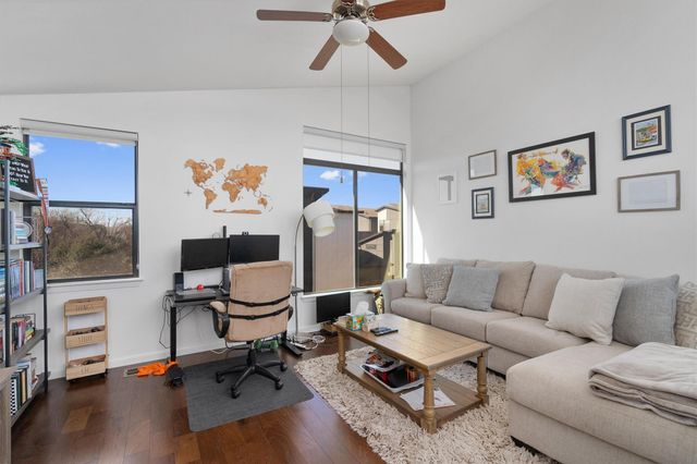 300 Ashley Dawn LN, Austin, TX 78704