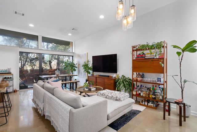 300 Ashley Dawn LN, Austin, TX 78704