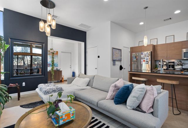 300 Ashley Dawn LN, Austin, TX 78704