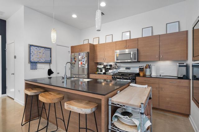 300 Ashley Dawn LN, Austin, TX 78704