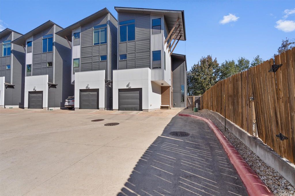 300 Ashley Dawn LN, Austin, TX 78704