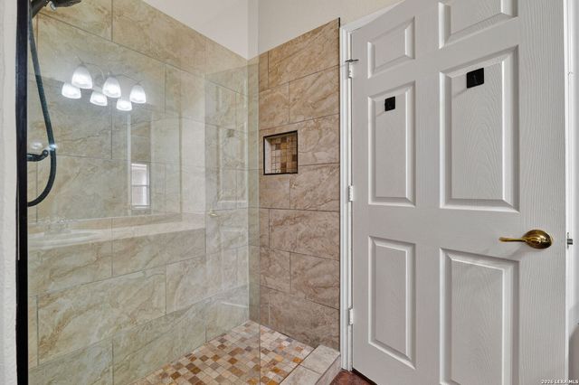 8627 Adhinger, San Antonio, TX 78245