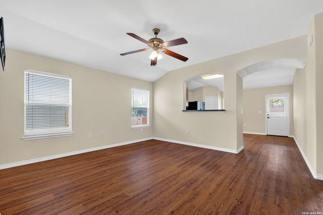 8627 Adhinger, San Antonio, TX 78245