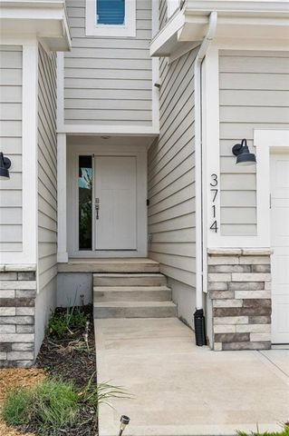 3714 SW Walsh Drive, Lee's Summit, MO 64082