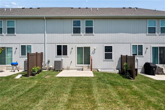 3714 SW Walsh Drive, Lee's Summit, MO 64082