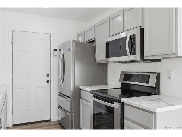 10657 Forester Pl, Longmont, CO 80504