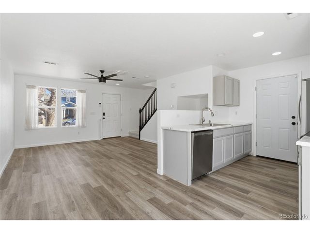 10657 Forester Pl, Longmont, CO 80504