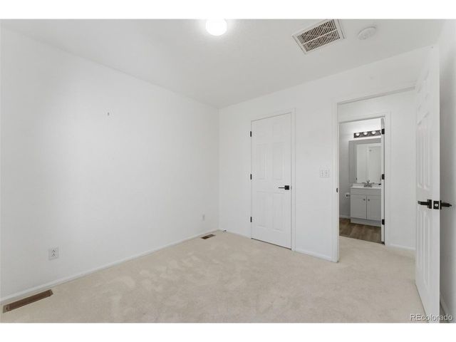 10657 Forester Pl, Longmont, CO 80504