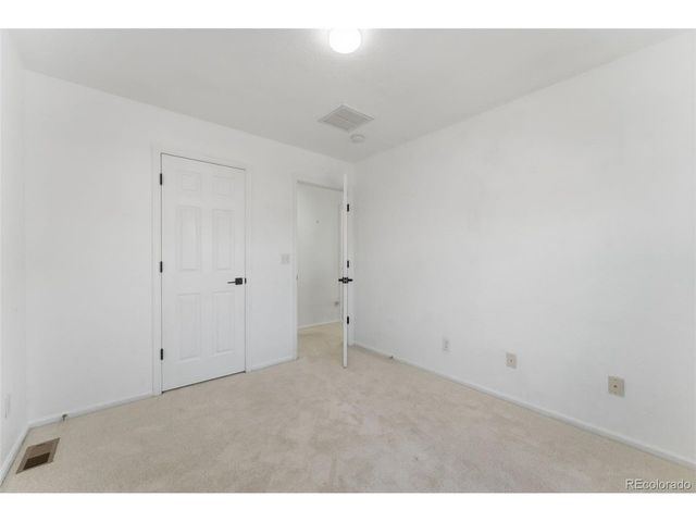 10657 Forester Pl, Longmont, CO 80504