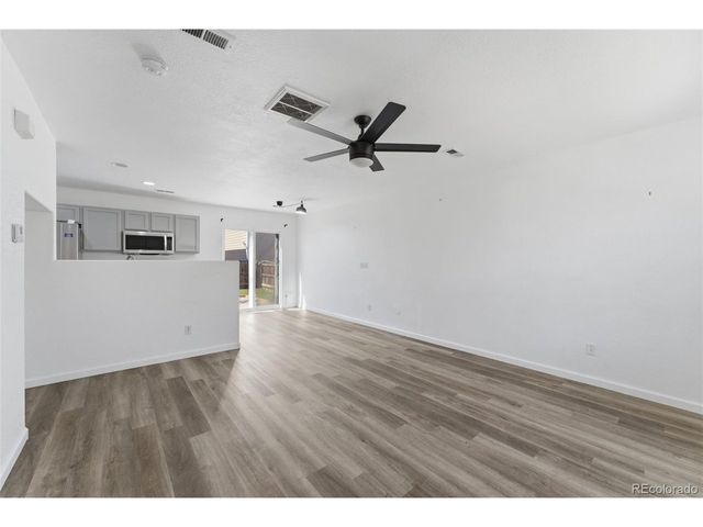 10657 Forester Pl, Longmont, CO 80504