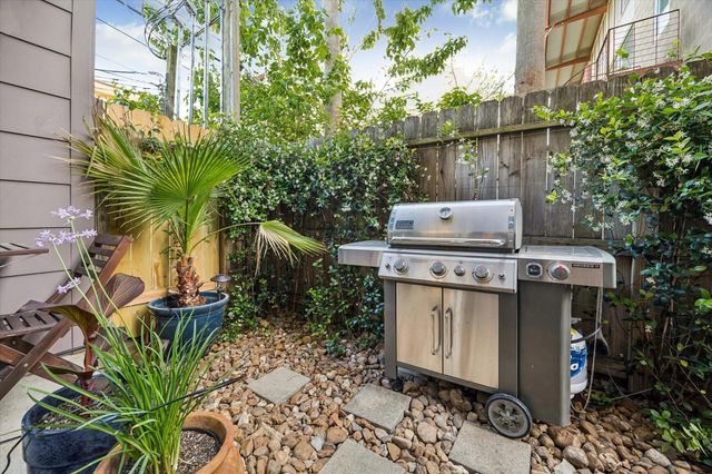 98 Drew Street A, Houston, TX 77006