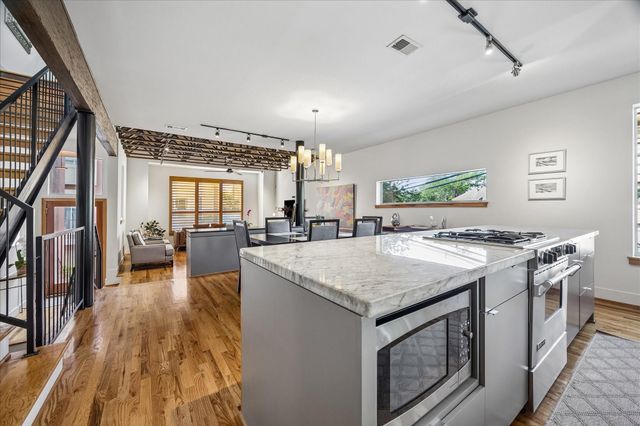 98 Drew Street A, Houston, TX 77006