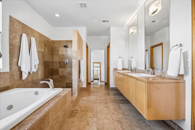 98 Drew Street A, Houston, TX 77006