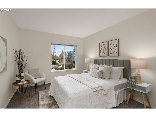 8720 Sw TUALATIN Rd 205, Tualatin, OR 97062