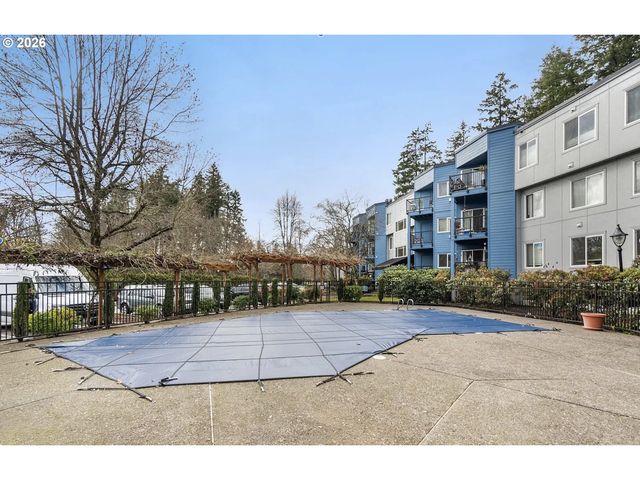 8720 Sw TUALATIN Rd 205, Tualatin, OR 97062