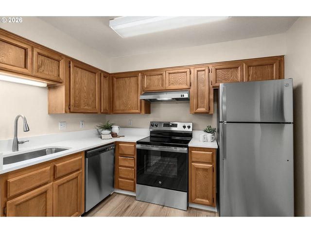 8720 Sw TUALATIN Rd 205, Tualatin, OR 97062