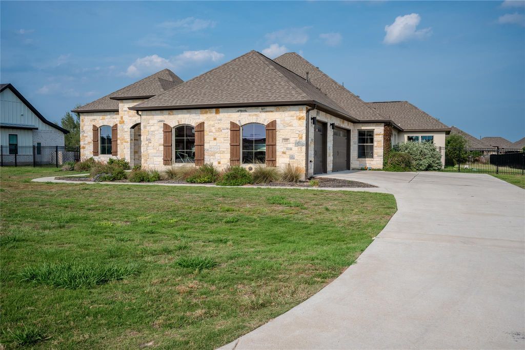 227 Dally CT, Dripping Springs, TX 78620