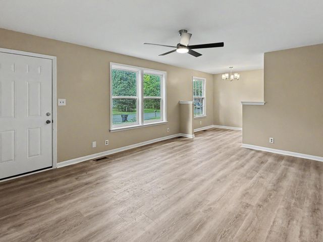 573 Bridgette Dr, Clarksville, TN 37042
