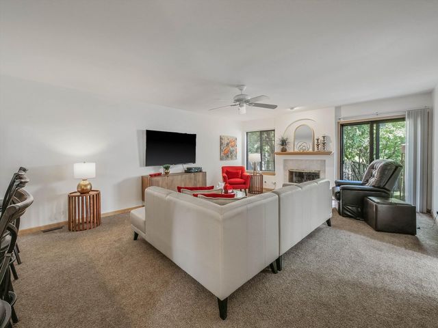 116 Cayuga Court, Bloomingdale, IL 60108