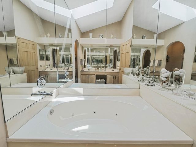 116 Cayuga Court, Bloomingdale, IL 60108
