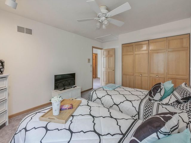 116 Cayuga Court, Bloomingdale, IL 60108