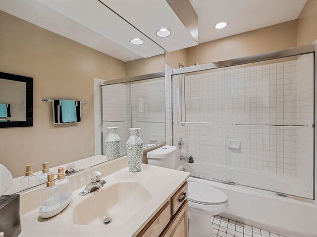 116 Cayuga Court, Bloomingdale, IL 60108