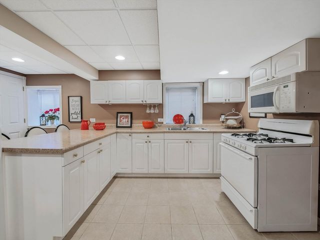 116 Cayuga Court, Bloomingdale, IL 60108