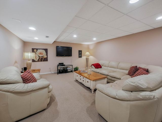 116 Cayuga Court, Bloomingdale, IL 60108