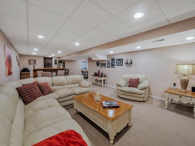 116 Cayuga Court, Bloomingdale, IL 60108