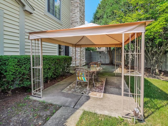 116 Cayuga Court, Bloomingdale, IL 60108