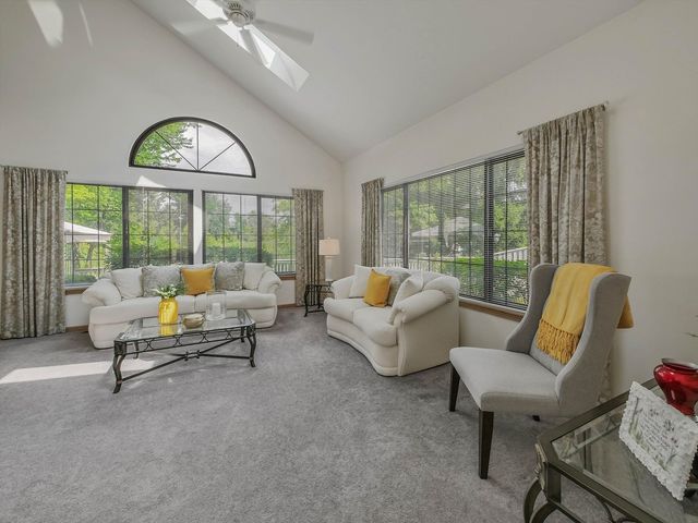 116 Cayuga Court, Bloomingdale, IL 60108