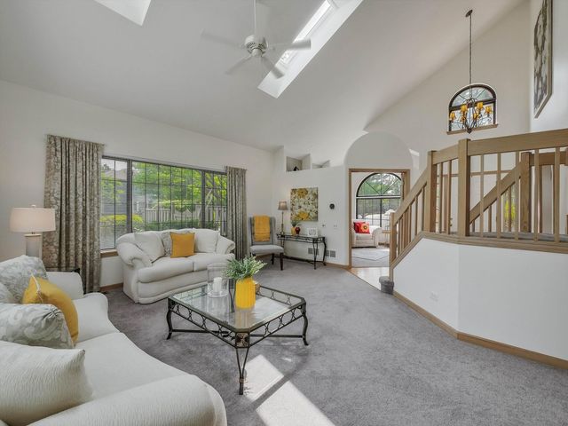 116 Cayuga Court, Bloomingdale, IL 60108