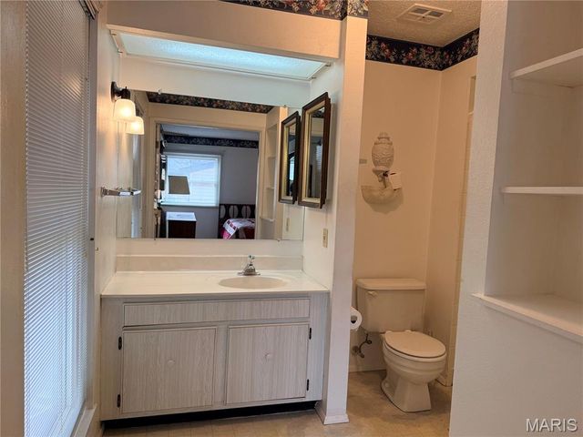 5517 Limerick Drive, Unincorporated, MO 63128