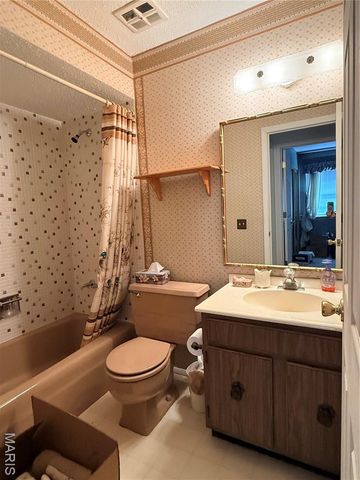 5517 Limerick Drive, Unincorporated, MO 63128