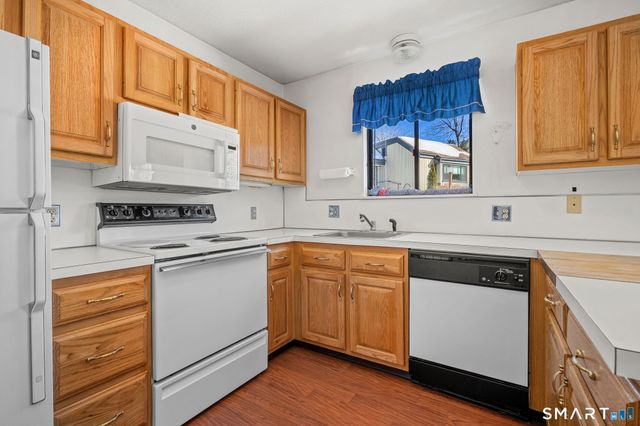 915 Heritage Village A, Southbury, CT 06488