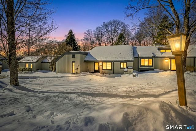 915 Heritage Village A, Southbury, CT 06488