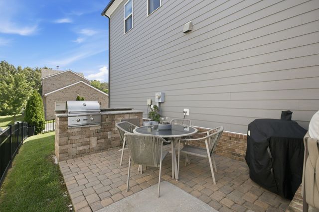 2122 Notchleaf Rd, Antioch, TN 37013