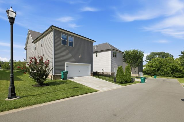 2122 Notchleaf Rd, Antioch, TN 37013