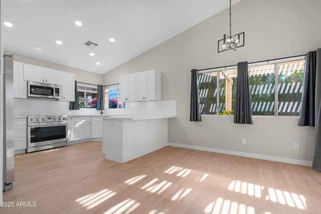 10409 E WINDFLOWER Court, Sun Lakes, AZ 85248