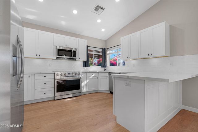 10409 E WINDFLOWER Court, Sun Lakes, AZ 85248