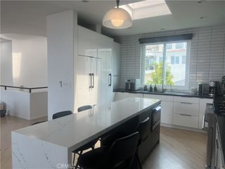 610 9th Street A, Hermosa Beach, CA 90254